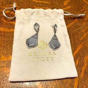 Kendra Scott earrings excellent condition